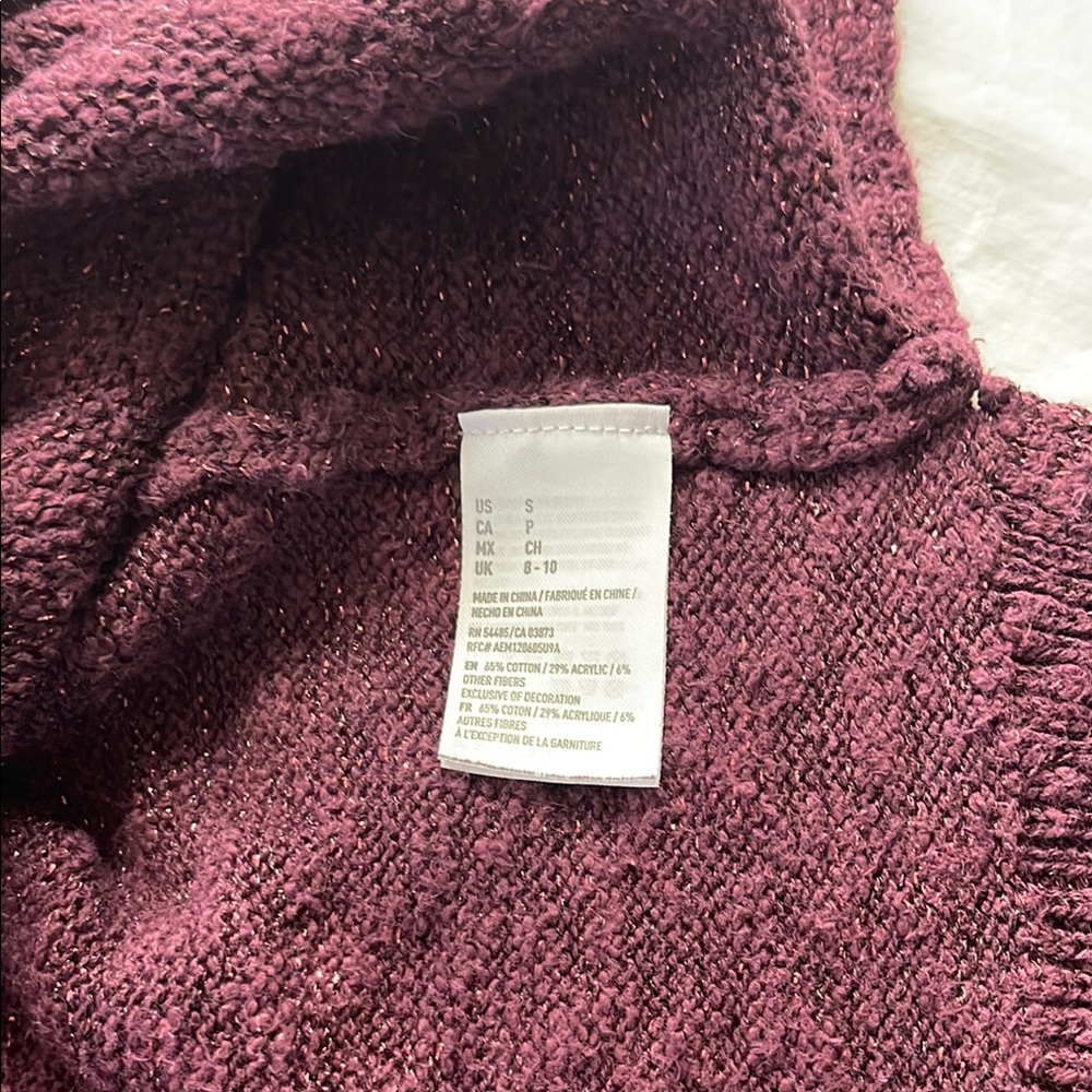 American Eagle Outfitters Rich Burgundy V-Neck Sweater Size Small - Picture 11 of 11